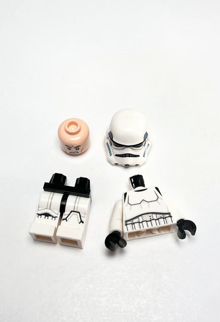 LEGO - StarWars : Figurine Stormtrooper avec casque Ref. SW0585 - photo numéro 4