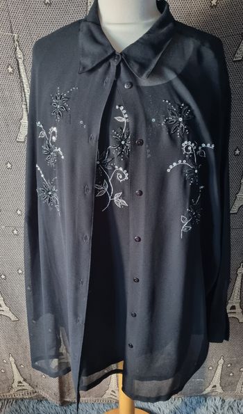 Ensemble chemise transparente avec broderie et strass+ débardeur identique taille 54-56