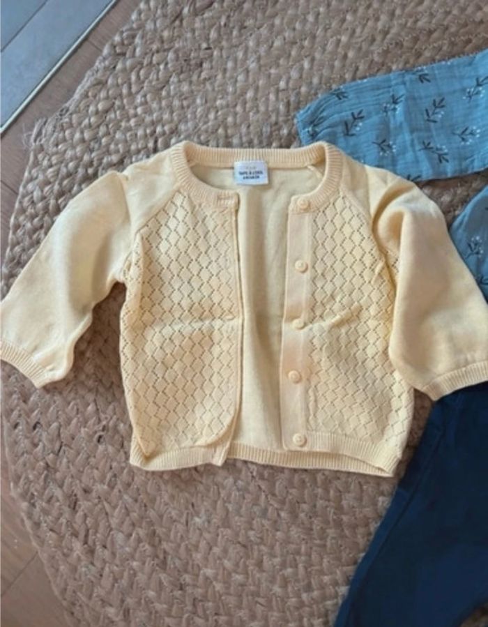 Lot d'un gilet, d'une blouse et d'un pantalon LC Kids - photo numéro 4