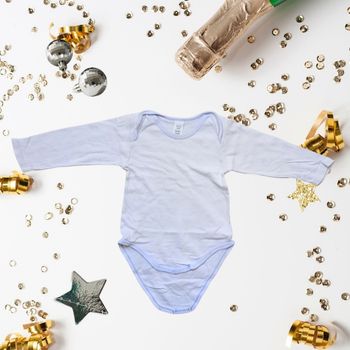 Body bébé garçon taille 18 mois cherche petit propriétaire à câliner