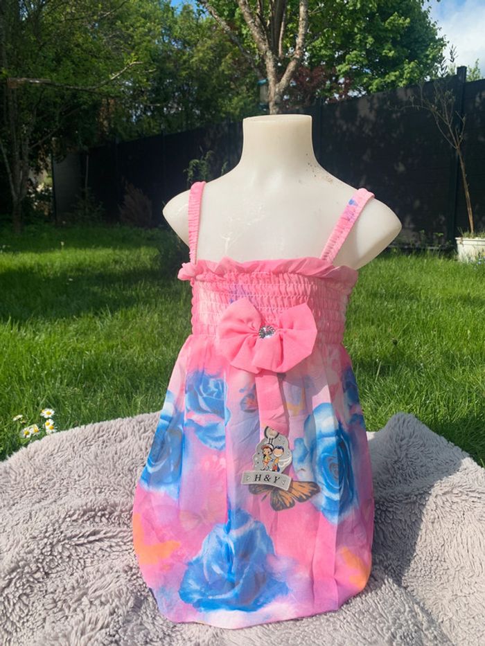 Jolie petite Robe tulipe motif rose 4 ans