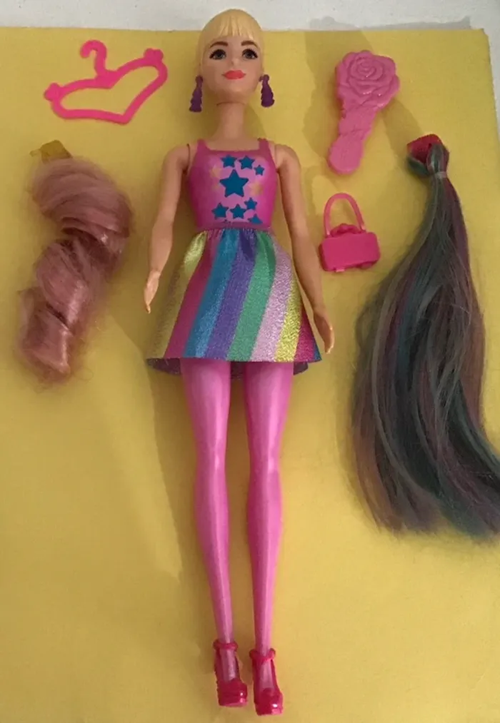 Barbie originale avec 2 perruques - photo numéro 2