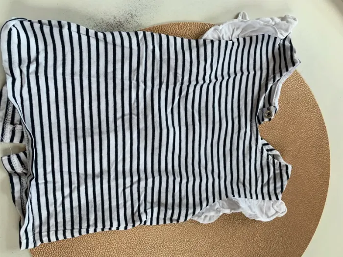 Lot quatre tee shirt avec volant aux épaules - photo numéro 6