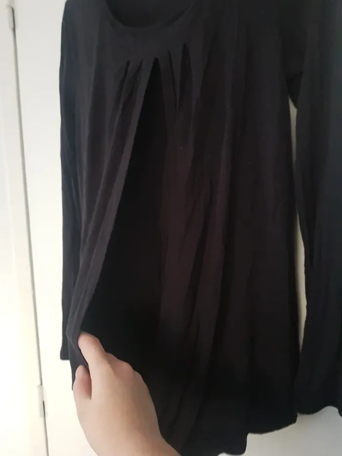 Tshirt noir manche longue pour grossesse - photo numéro 3