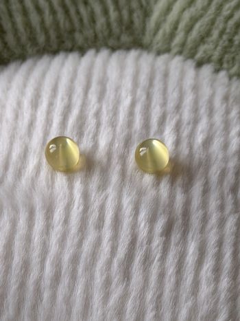 Boucles d'oreilles boules jaunes