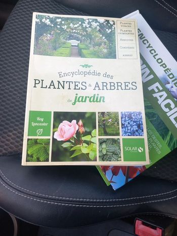 Vend livre plante et arbre