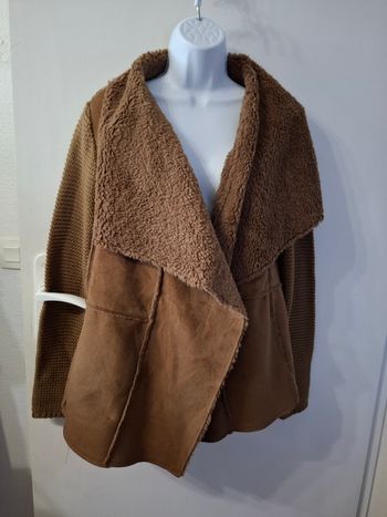 Veste cardigan ouvert taille 38/40 en tred bon état 