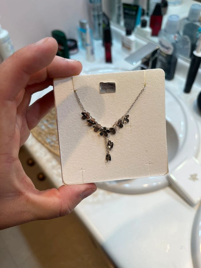 Collier argent motif fleurs