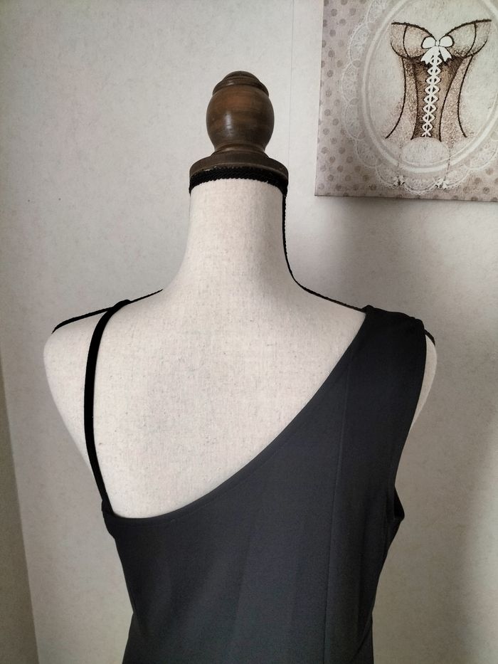 Robe épaule dénudée - photo numéro 5