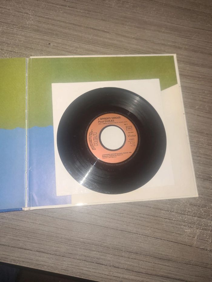 Livre : L'apprenti Sorcier et son vinyle - photo numéro 3