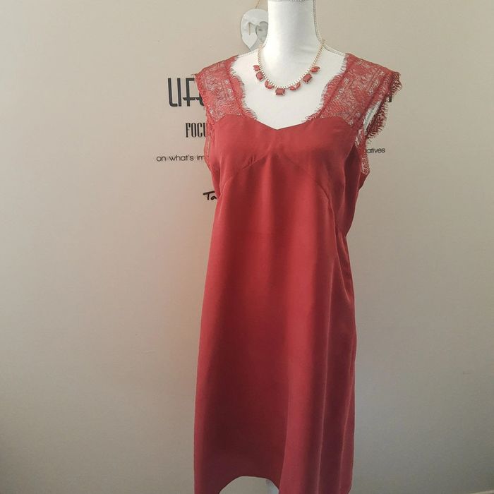 Robe de soirée cérémonie chic rouge bordeaux neuve avec étiquette Comptoir des Cotonniers taille 42 - photo numéro 7
