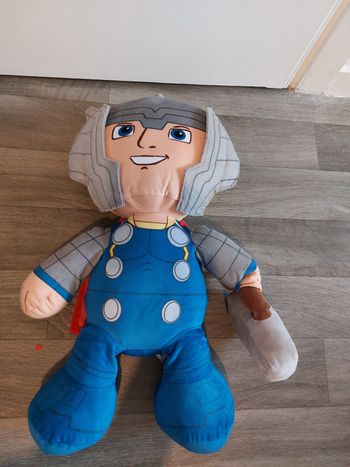 Peluche marvel 50 cm