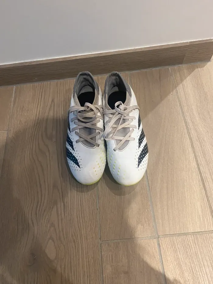 Crampons adidas prédator taille 35 - photo numéro 5