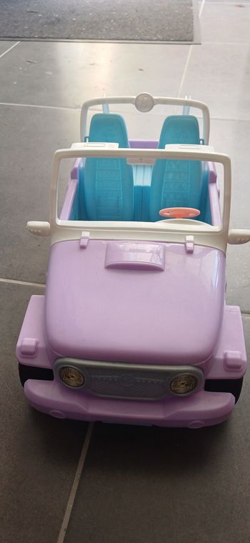 Voiture pour barbie 