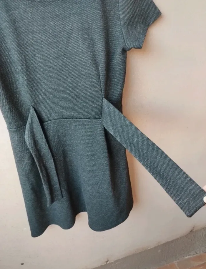 Robe taille 10 ans - photo numéro 3