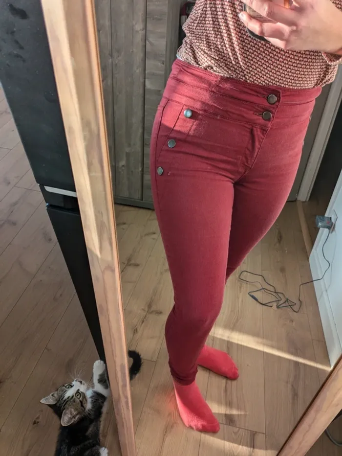 Pantalon rouge bordeaux - photo numéro 2