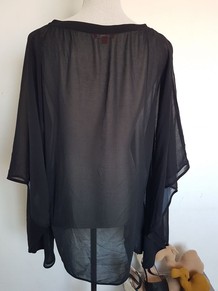 Blouse noire à motif multicolore. Chacok. Taille XL oversize, 127cm de large, 73cm de haut. - photo numéro 4
