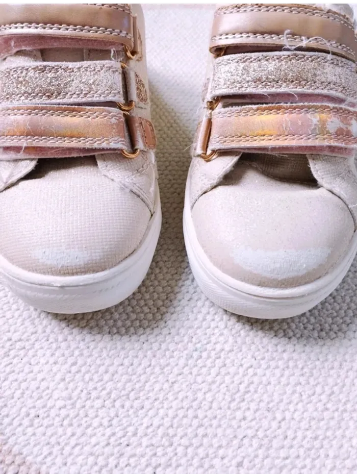 Lot de 2 paires de baskets T26 Bon État - photo numéro 4
