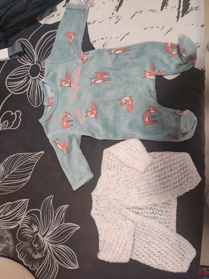 ensemble trousseau naissance maternité pyjama brassière laine