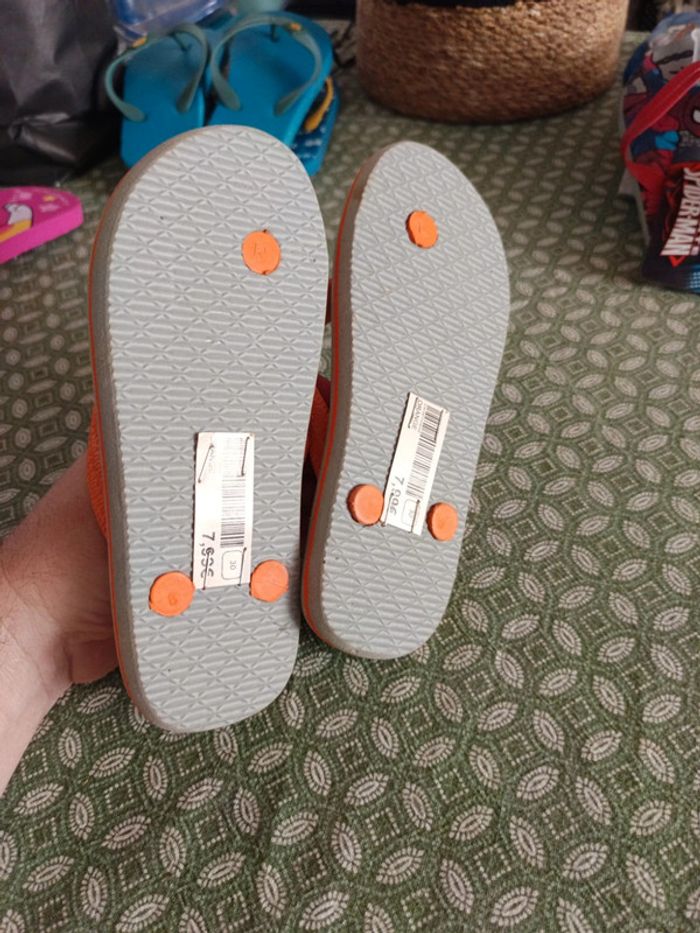 Paire de claquettes Planes taille 30 - photo numéro 8