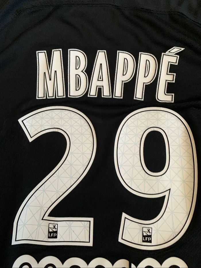 Maillot Mbappé PSG - photo numéro 4