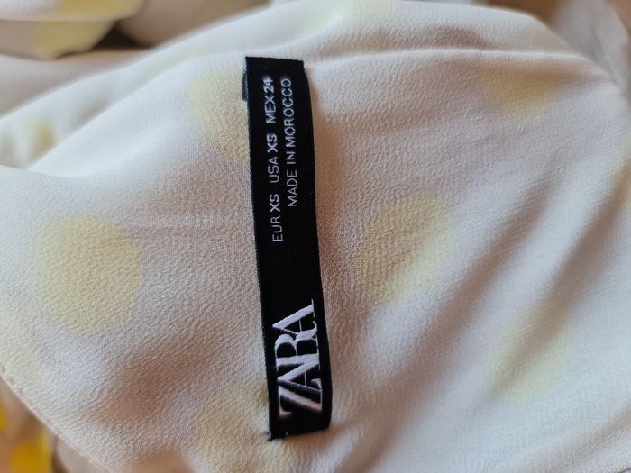 Robe longue grise crème à pois jaune avec fente Zara Taille 34 - photo numéro 10