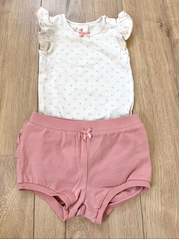 Body + short 4/6M - photo numéro 3
