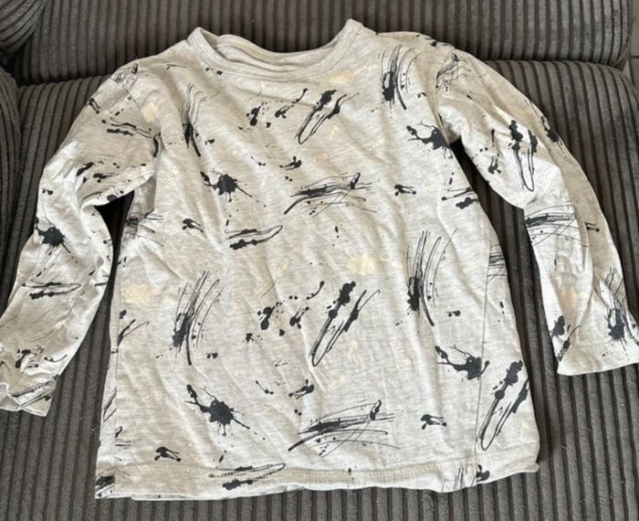 T-shirt manches longues George – Taille 5/6 ans - 2€ - photo numéro 2