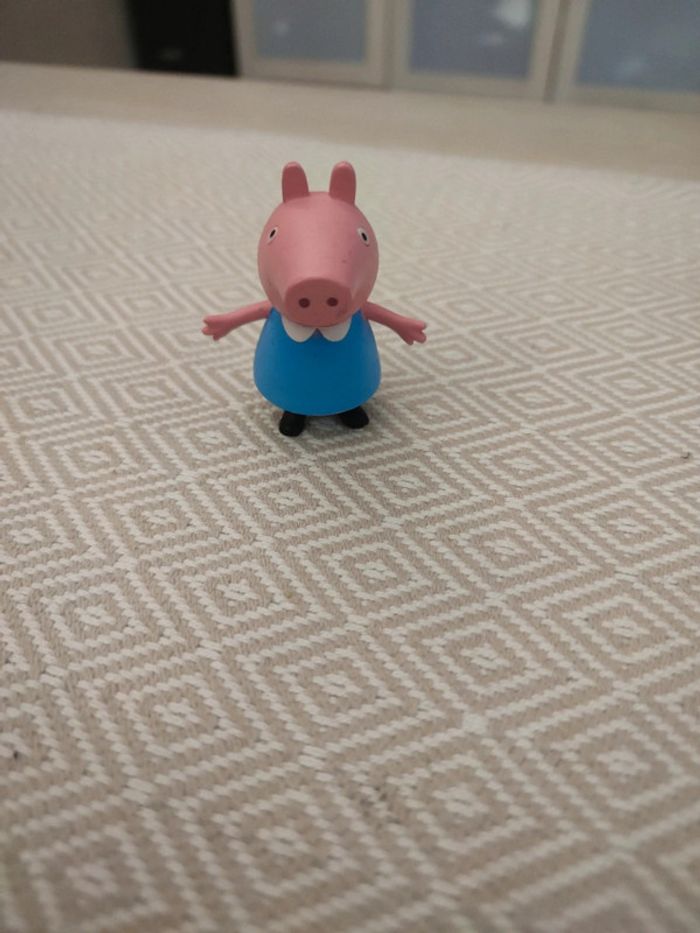 Georges pig Peppa pig figurine