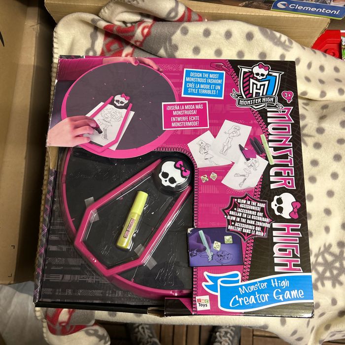 Monster High dessiner les poupées neuf