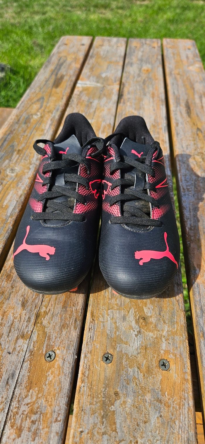 Chaussures de foot Puma taille 31 - photo numéro 2