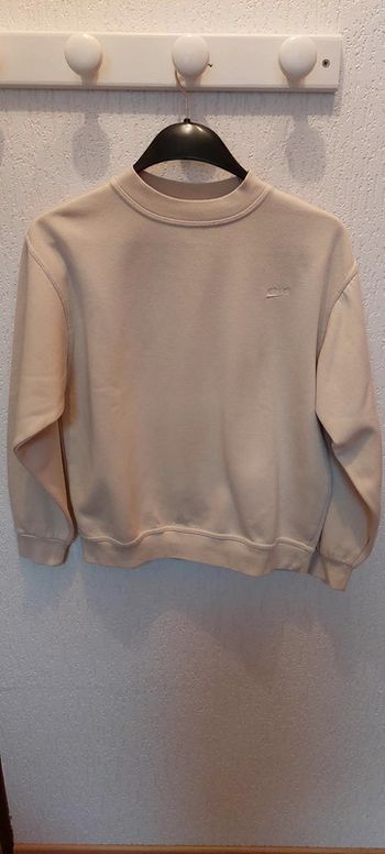 Joli sweat garçon ou fille Etirel crème 14 ans très bon état