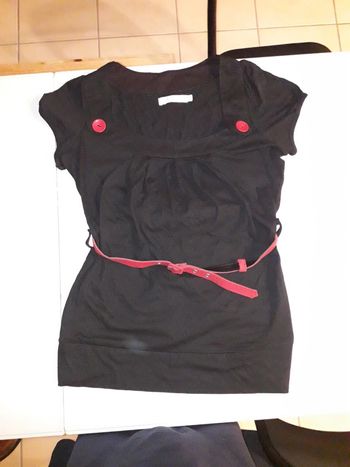Tee shirt noir avec ceinture