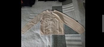 Gilet fin fille effet pailletté, tape à l'œil taille 10 ans en excellent état.