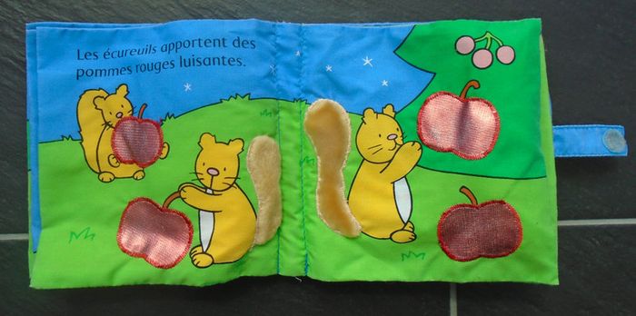 Joli livre à toucher "Noël" éditions Usborne - photo numéro 4