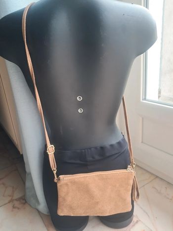 Sac à main bandoulière pochette en cuir vachette