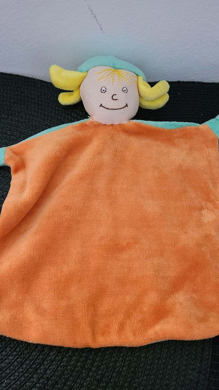 Doudou Giropharm Poupee Orange Poupee