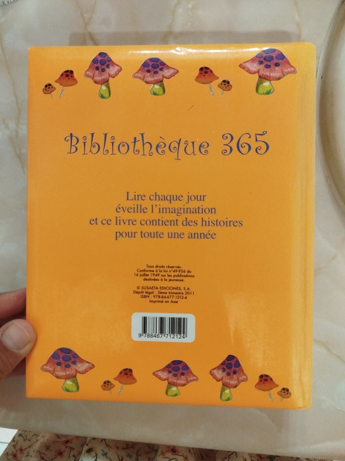 Livre enfants 365 histoires de grand-mère - photo numéro 2