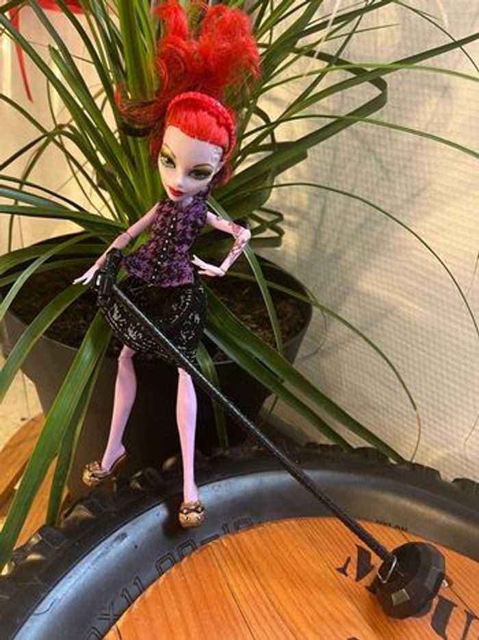 Operetta Monster high