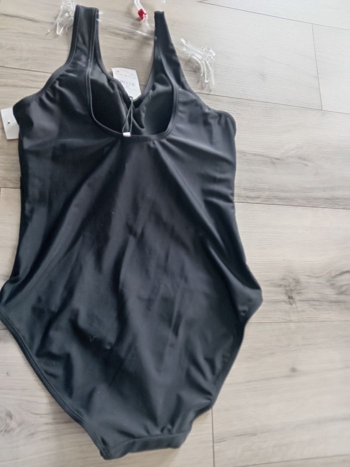 Maillot de bain 1 pièce taille 38 - photo numéro 5
