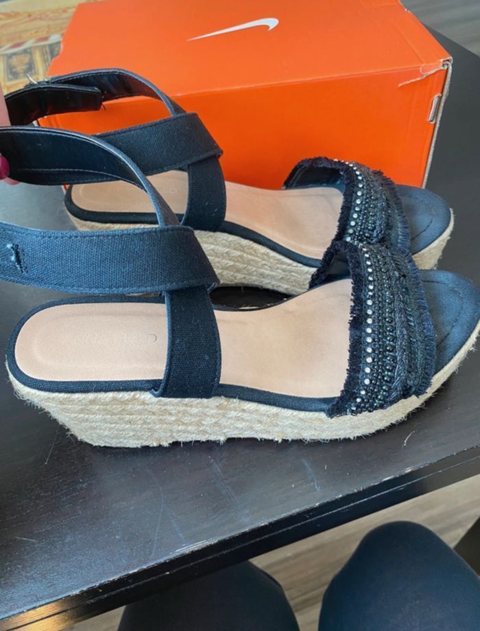 Sandales compensées noires taille 37 - photo numéro 3