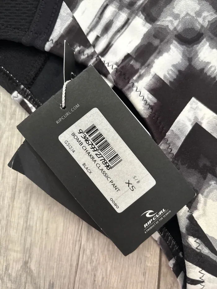 maillot de bain, noir et blanc - photo numéro 4
