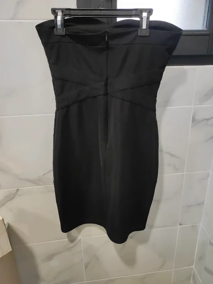 Robe noire - photo numéro 3