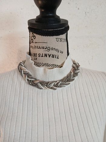 Collier raz du cou tbe