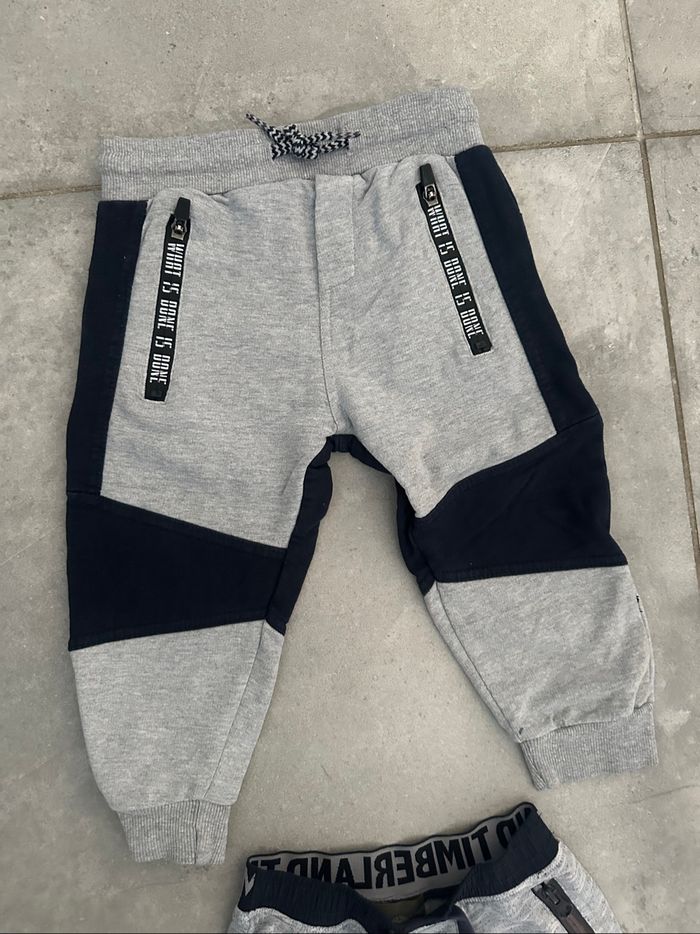 Lot de 2 Jogging taille 3 ans Très bon état Timberland et orchestra - photo numéro 3