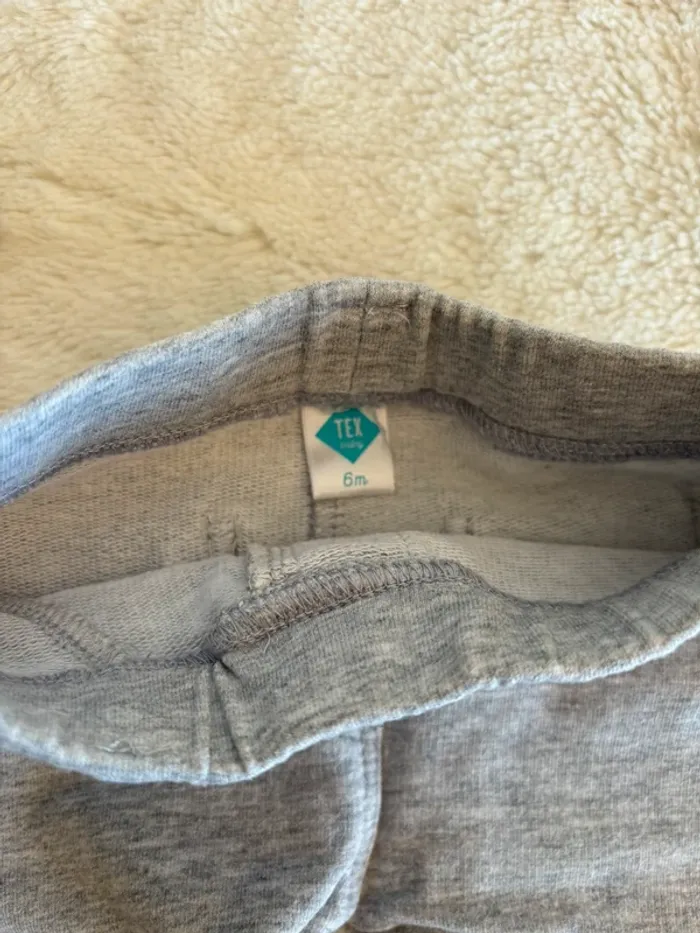 Petit pantalon style legging - tailles 6 mois - photo numéro 3