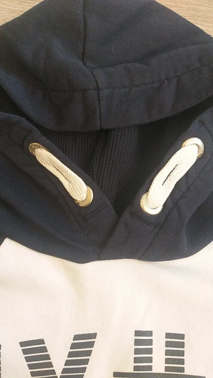 Pull a capuche - photo numéro 4