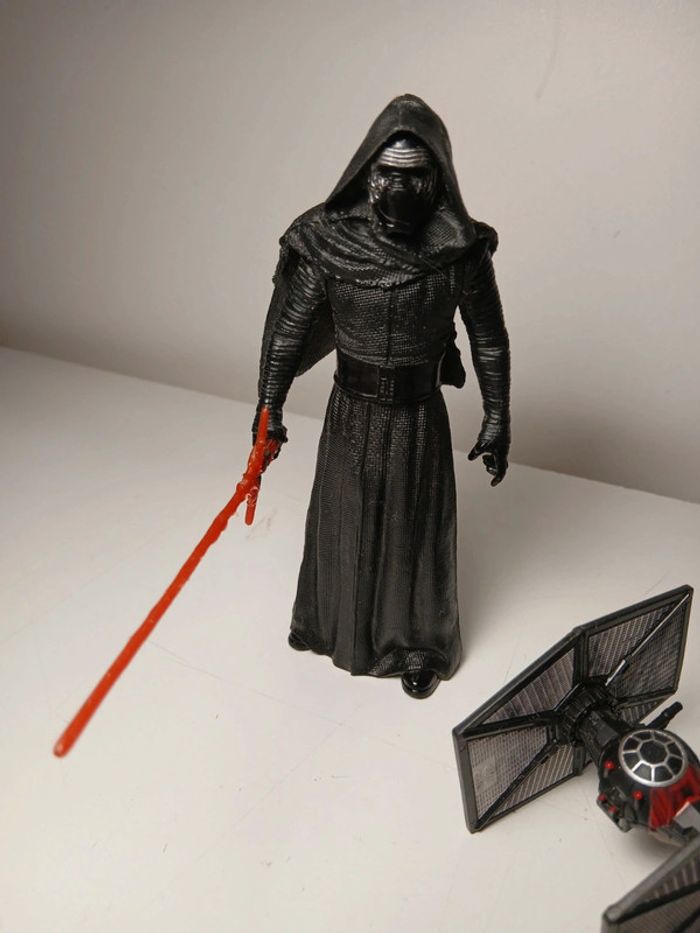 Lot star wars figurine + tie fighter - photo numéro 3