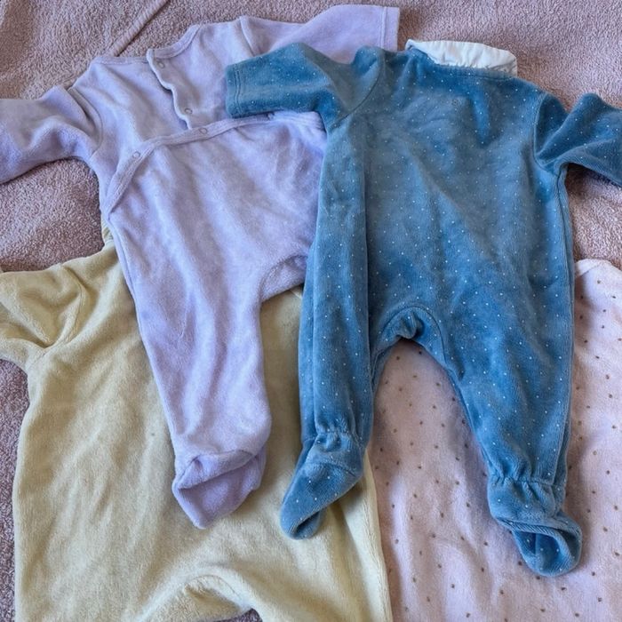 Lot pyjamas 0 mois - photo numéro 3