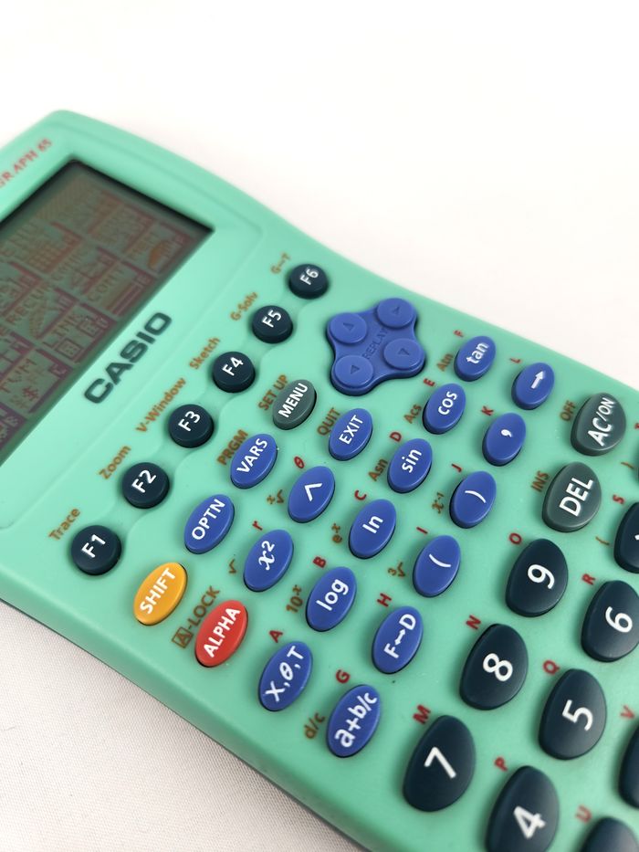 Calculatrice graphique couleur Casio Graph 65 Lycée / Études supérieures - photo numéro 3